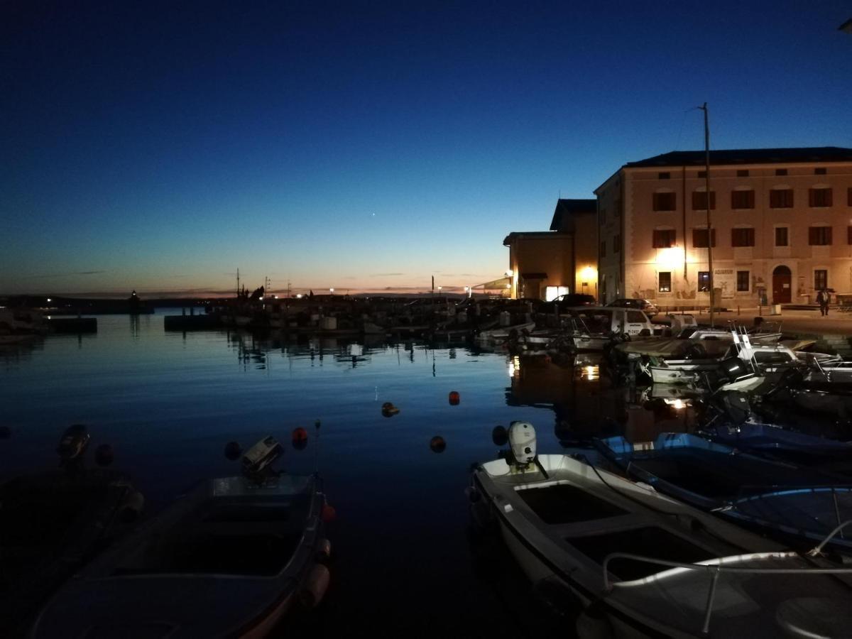 Casa Al Porto Antico Apartment ไพราน ภายนอก รูปภาพ